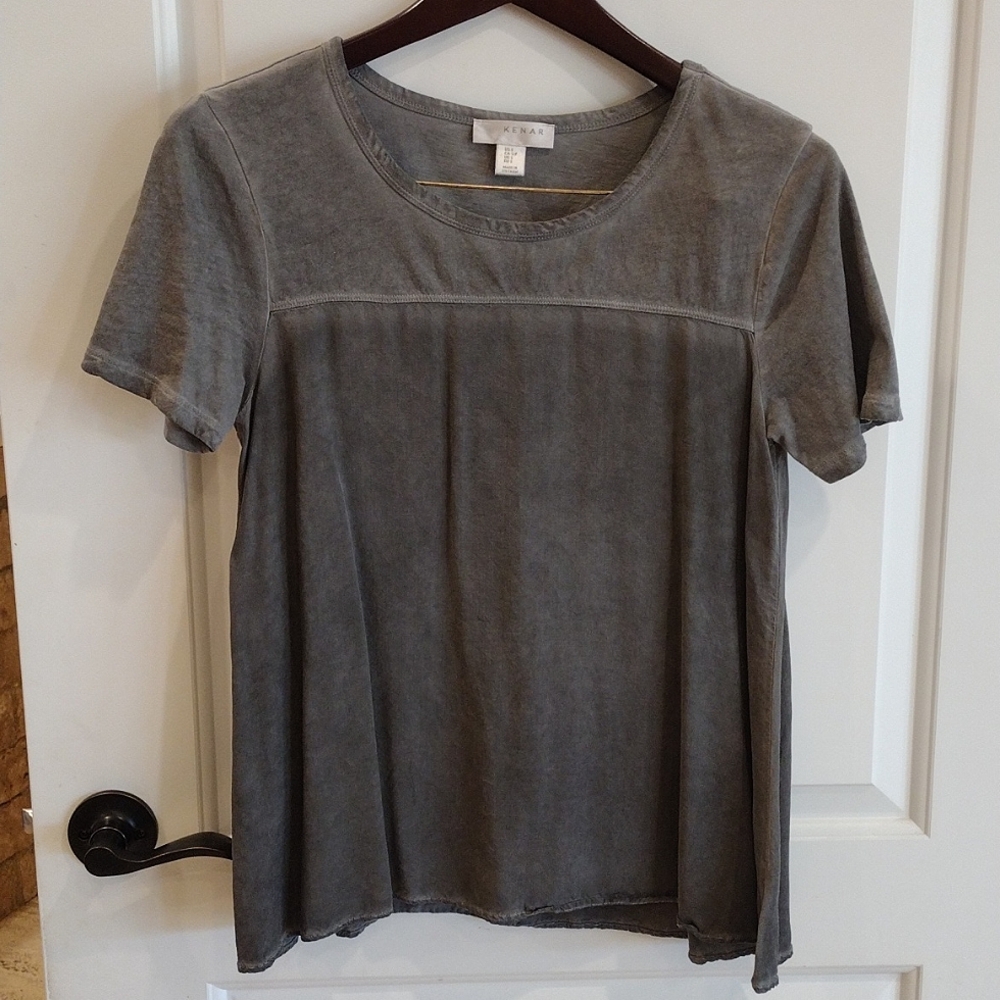 Kenar. Dark Grey Flowy Top. Size Small.